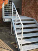 Galvaniseret Trappeindgang.: Udendørs Galvaniseret trappe,udført efter opgave,vanger af HS-profil,trin + repos pladetrin,gelænder/rækværk af fladstål + rundstål.